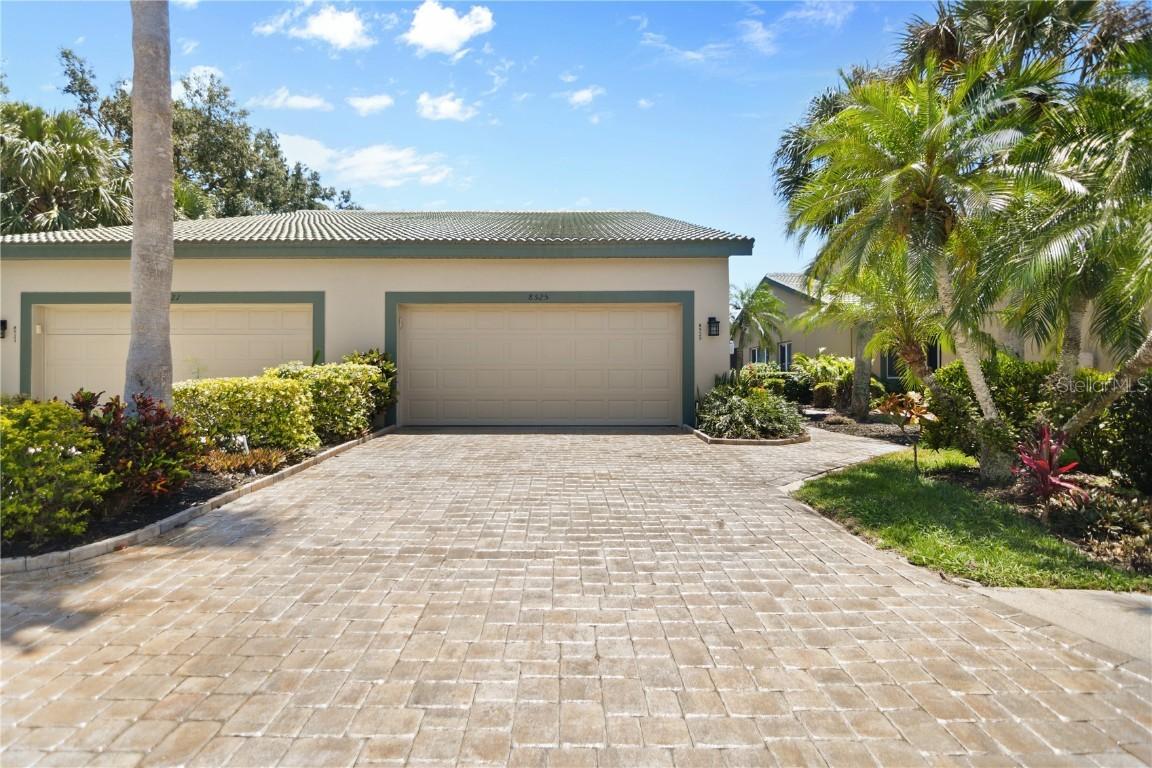 8525 54th Avenue Cir., Bradenton, FL 34211