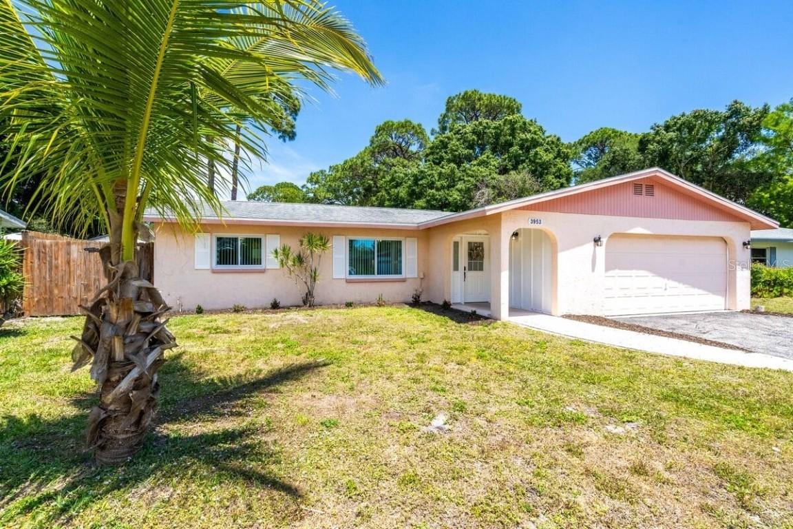 3953 Linwood St., Sarasota, FL 34232