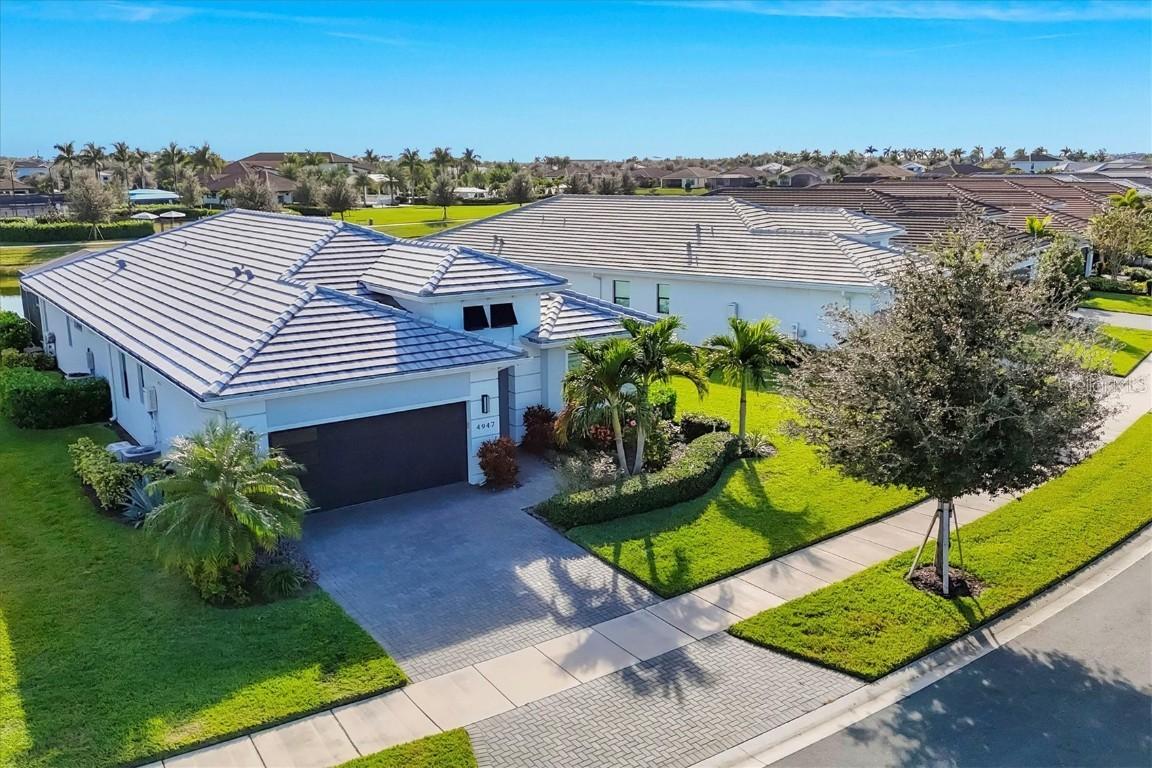 4947 Surfside Cir., Bradenton, FL 34211