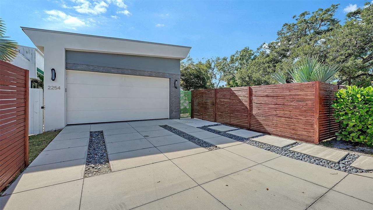 2254 Hawthorne St., Sarasota, FL 34239