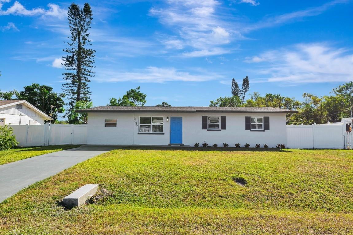 3612 46th Ave Dr W, Bradenton, FL 34210