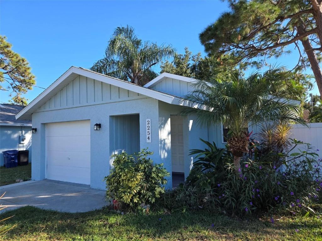 2254 Eugene St., Sarasota, FL 34231