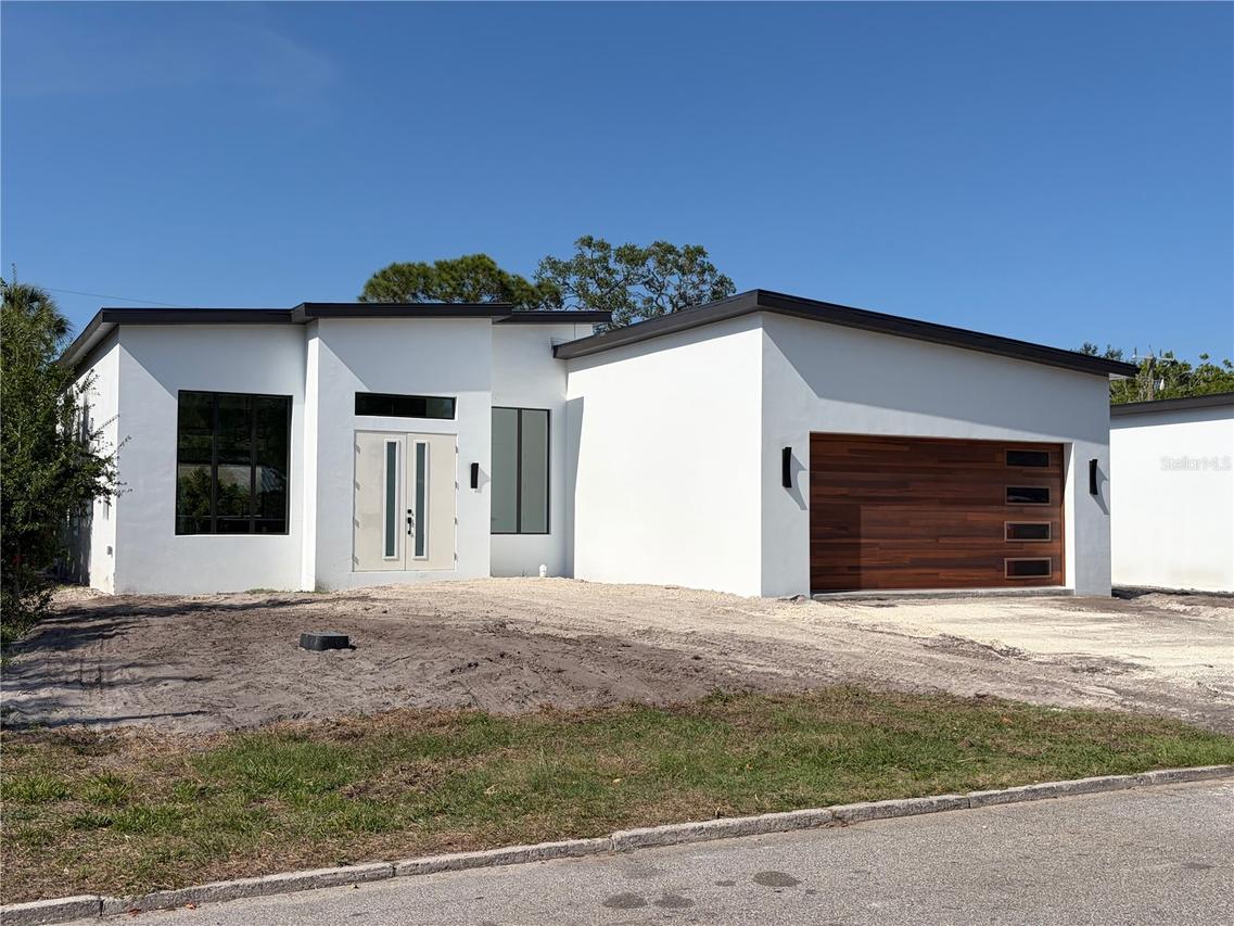 2069 Hibiscus St., Sarasota, FL 34239