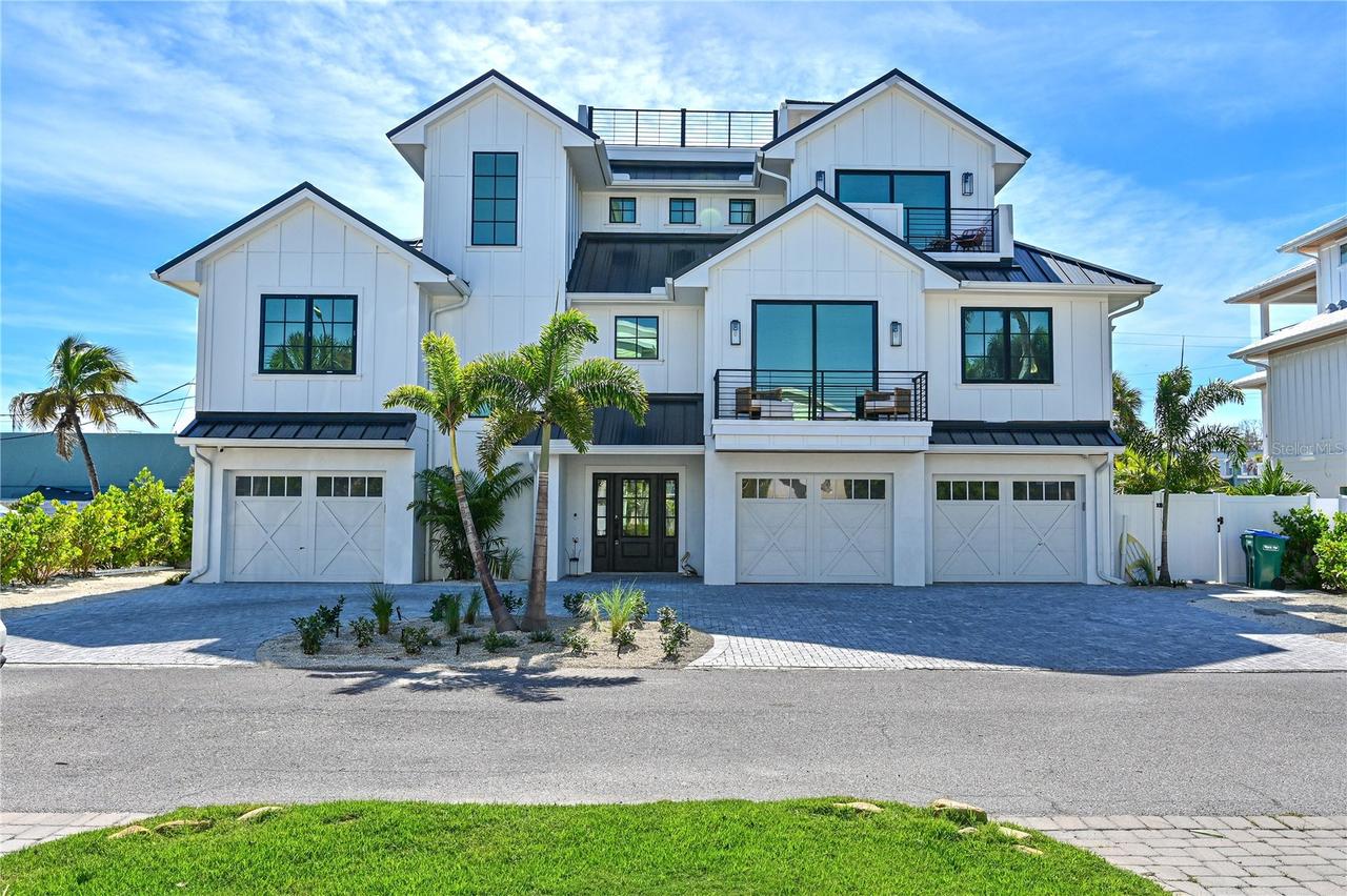 305 55th St., Holmes Beach, FL 34217