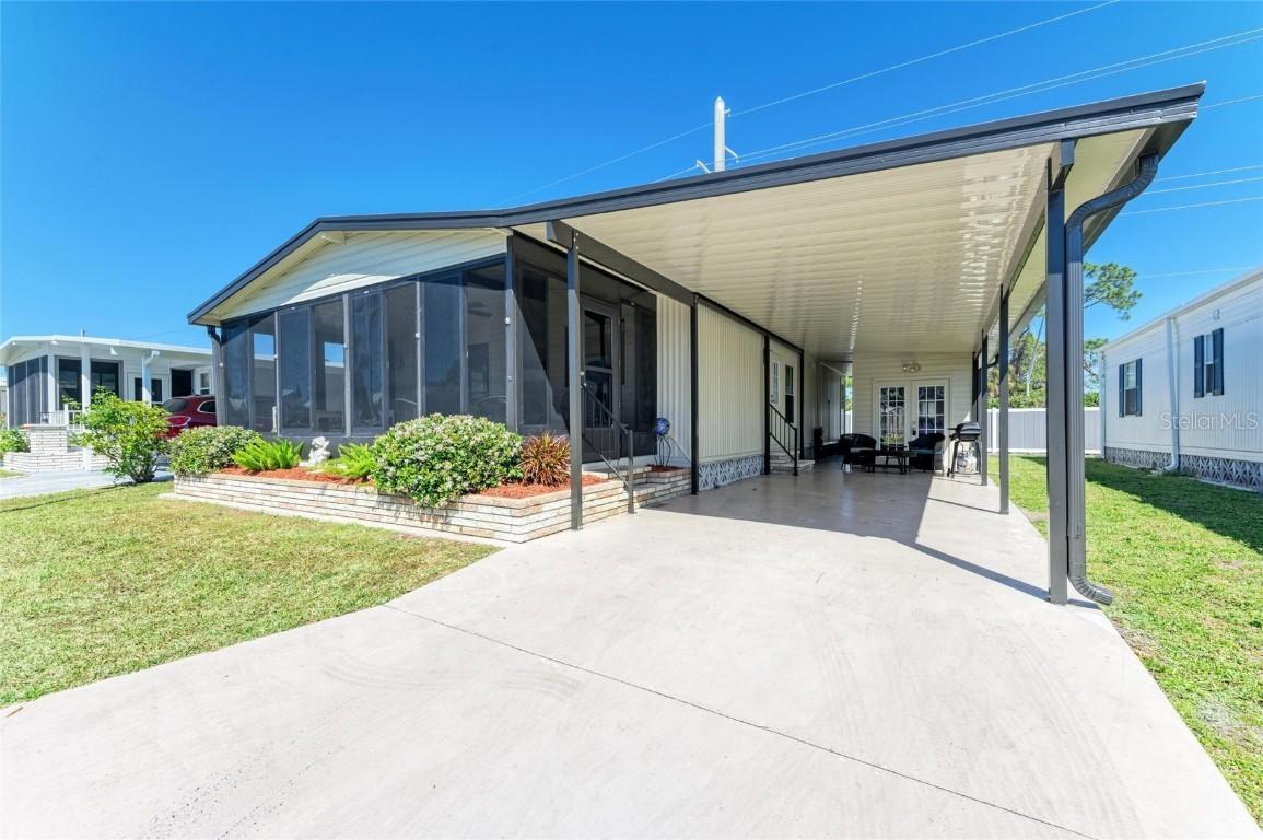 216 Palm Air Dr., Osprey, FL 34229