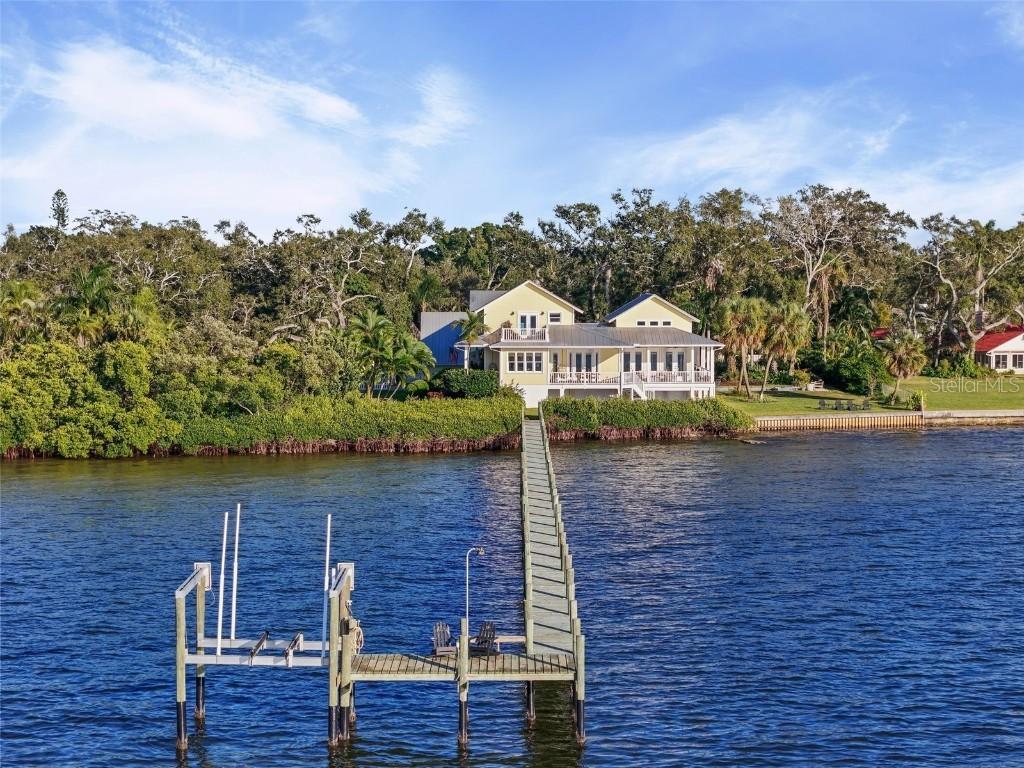 2211 6th St., Palmetto, FL 34221