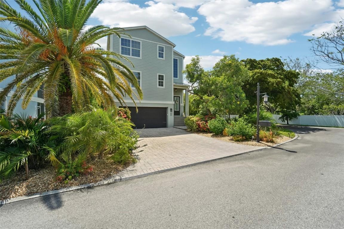 6330 Laguna Dr., Longboat Key, FL 34228