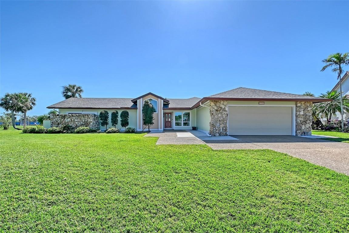 3704 Prairie Dunes Dr., Sarasota, FL 34238