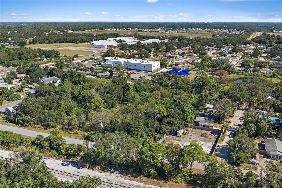 Leonard Reid Ave., Sarasota, FL 34234