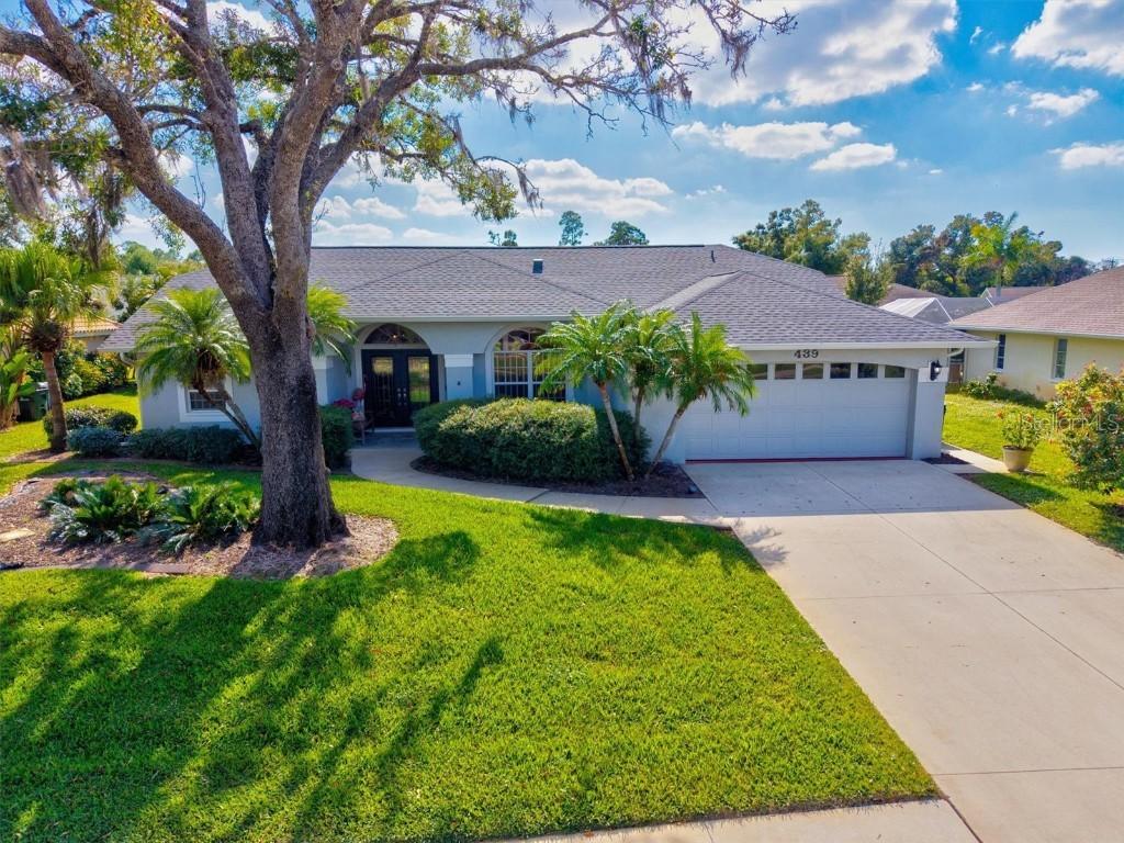 439 Lake Of The Woods Dr., Venice, FL 34293