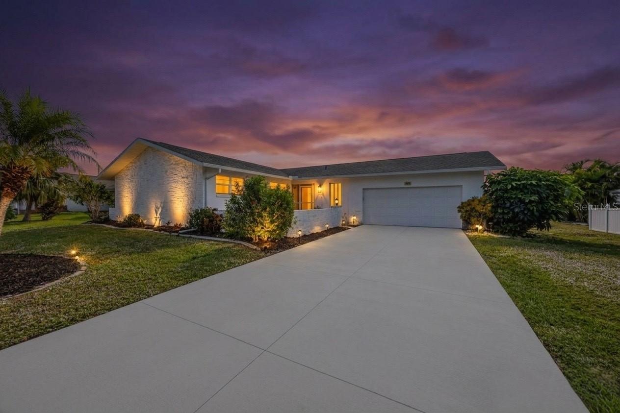 168 Caddy Rd., Rotonda West, FL 33947