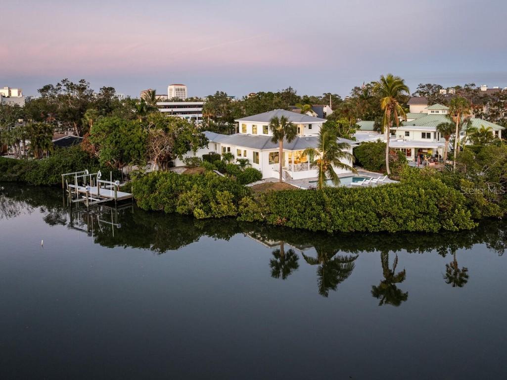 1718 Bay St., Sarasota, FL 34236