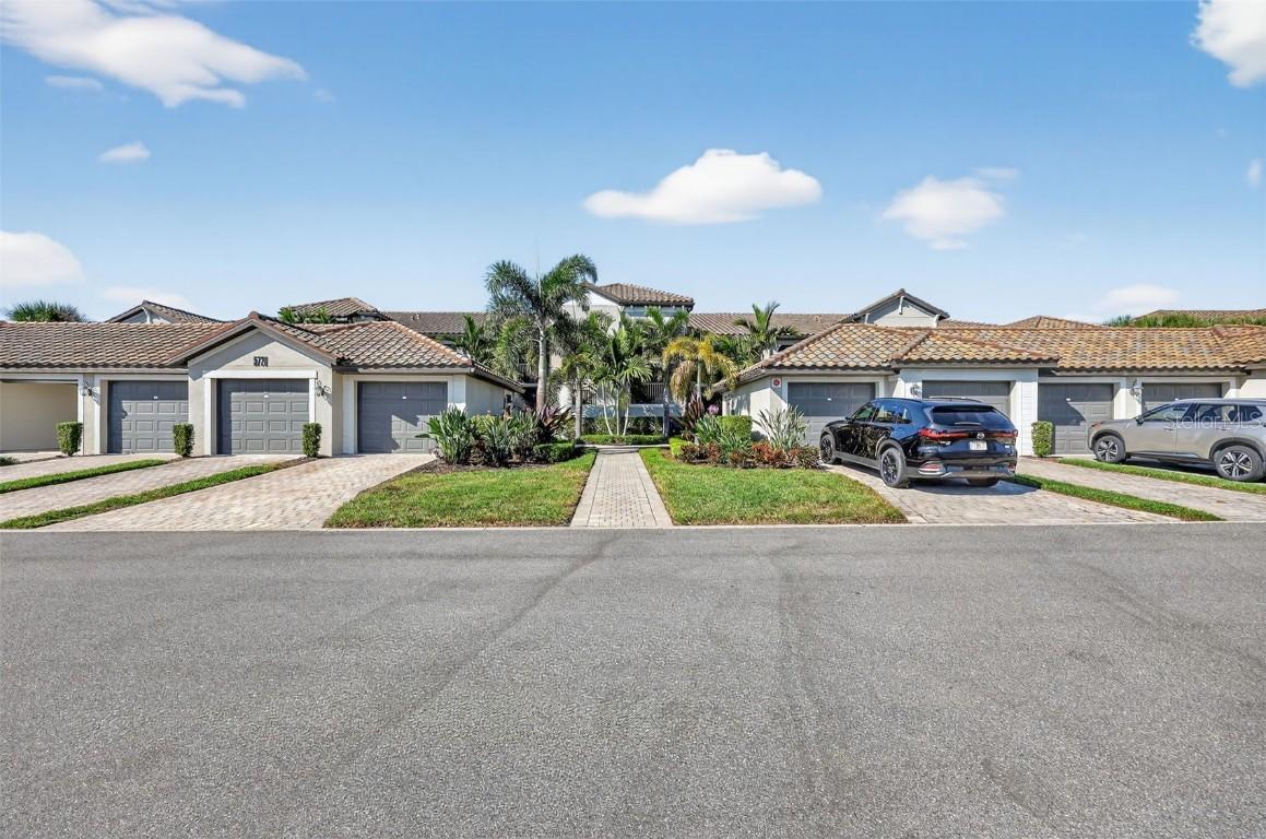 5720 Palmer Cir. #102, Bradenton, FL 34211