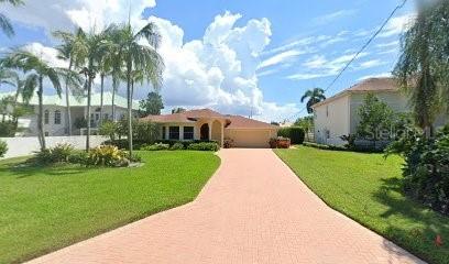 480 Cleveland Dr., Sarasota, FL 34236