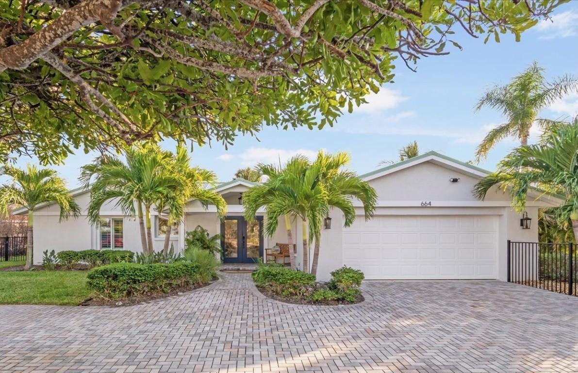 664 Key Royale Dr., Holmes Beach, FL 34217