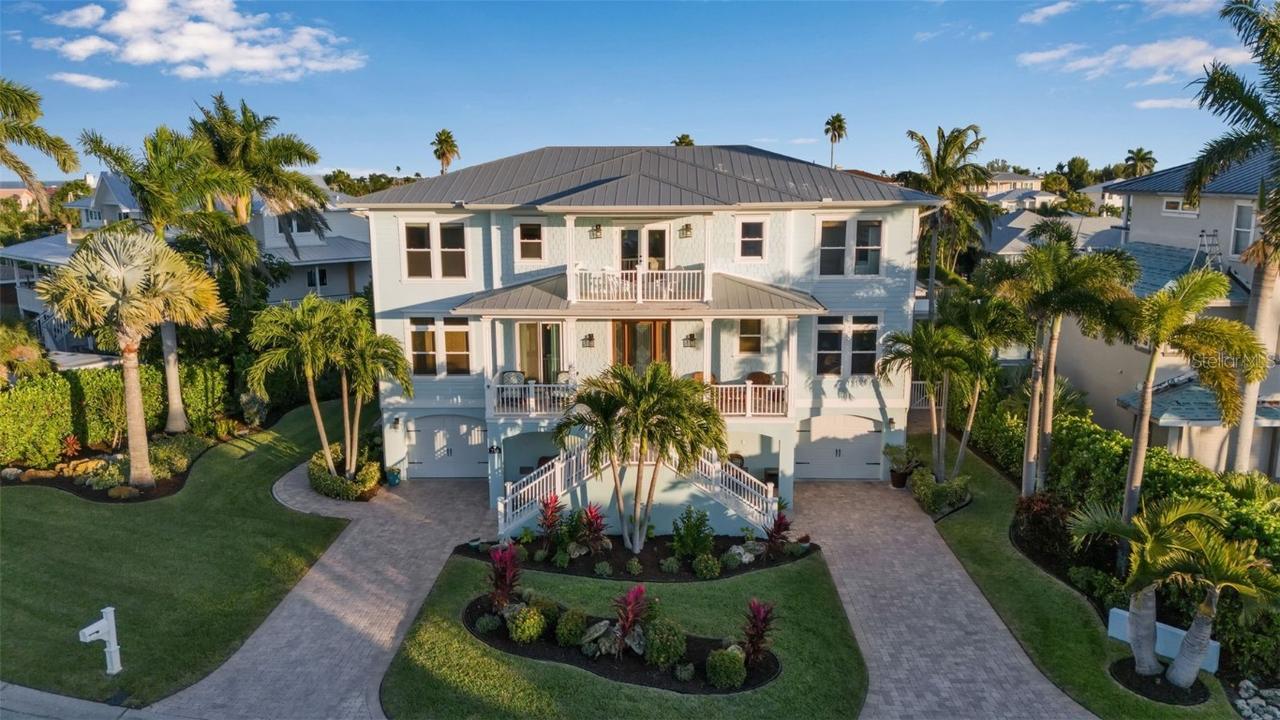 718 Key Royale Dr., Holmes Beach, FL 34217
