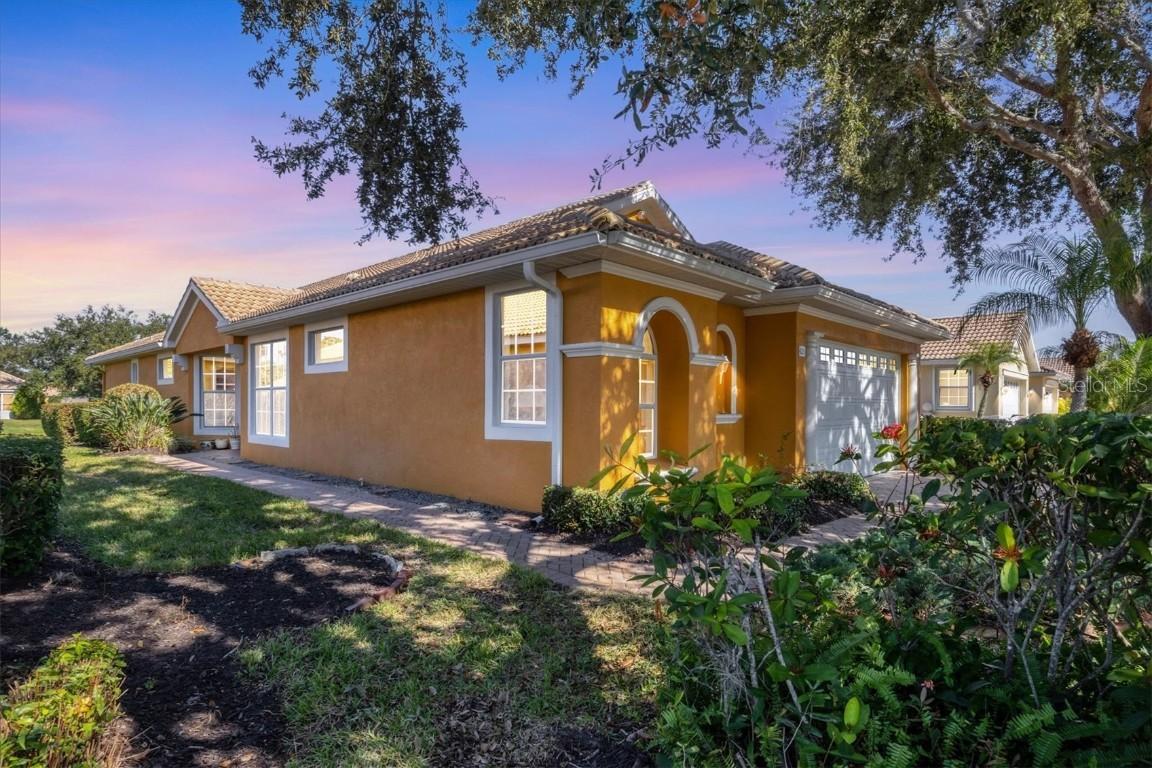 4226 Reflections Pkwy., Sarasota, FL 34233