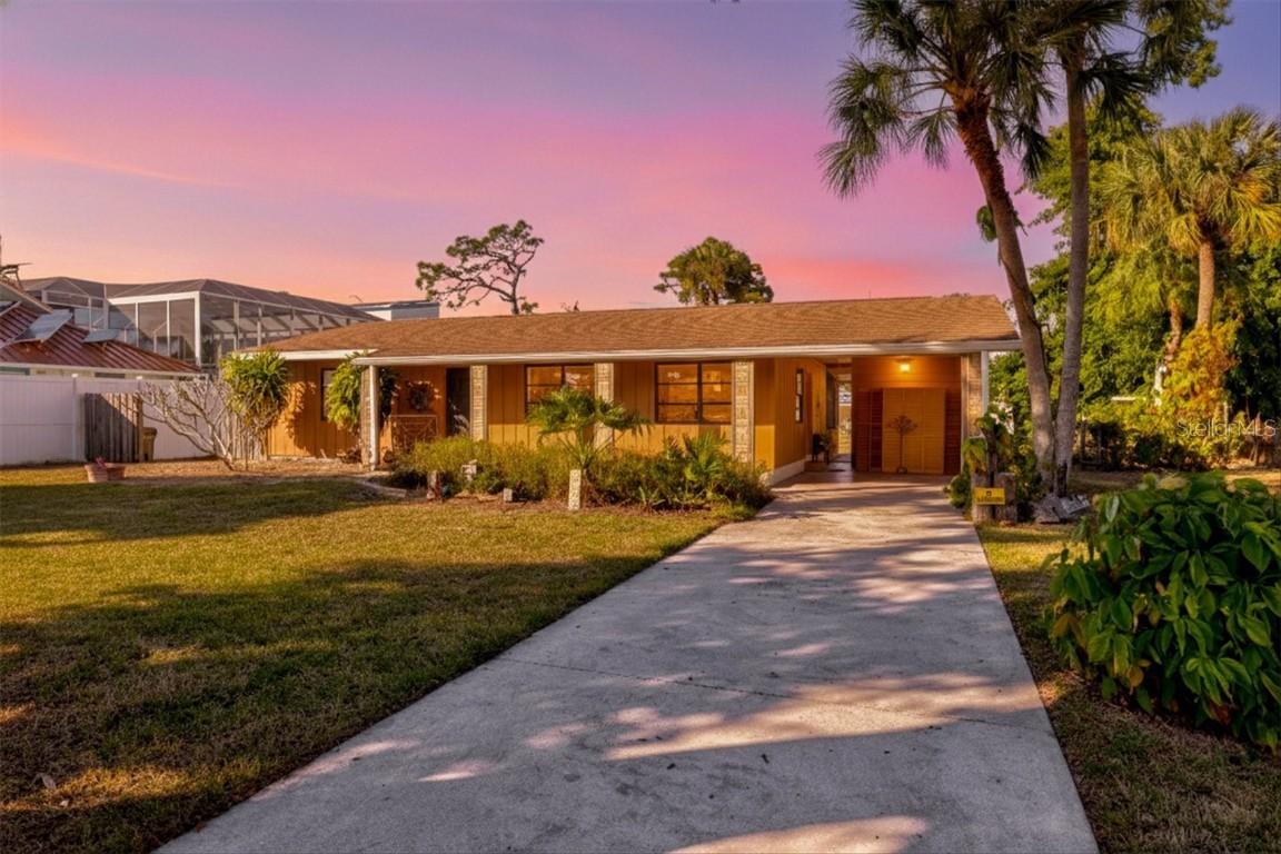 148 Roberts Rd., Nokomis, FL 34275