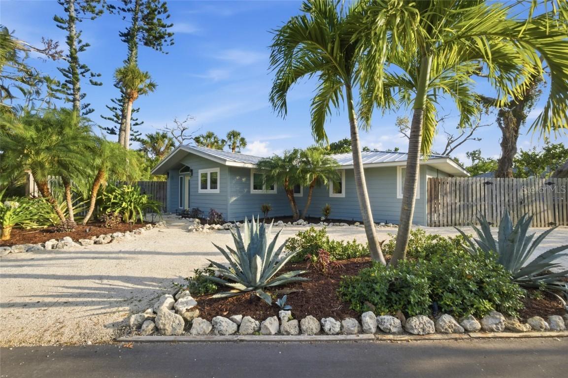 624 Saint Judes Dr., Longboat Key, FL 34228