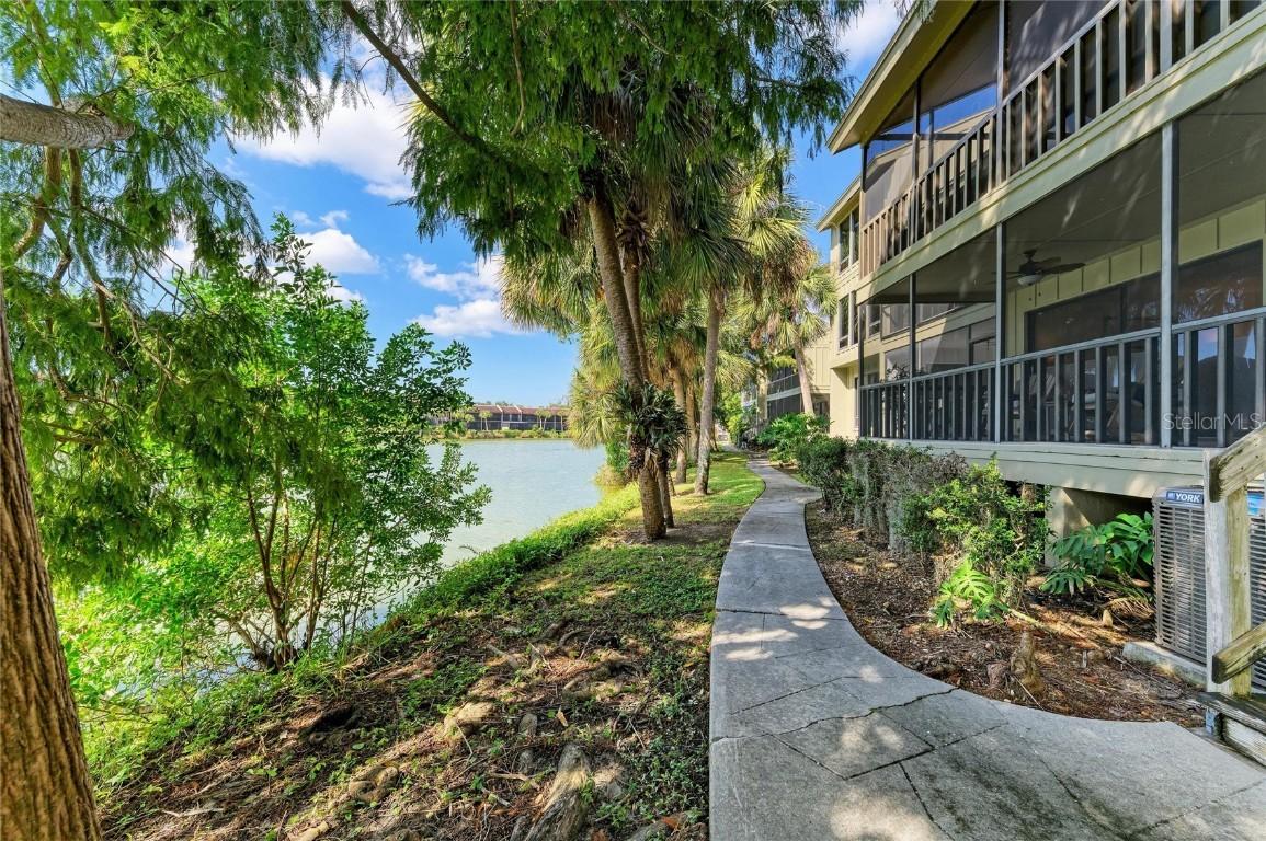 5341 Lake Arrowhead Tr. #11, Sarasota, FL 34231