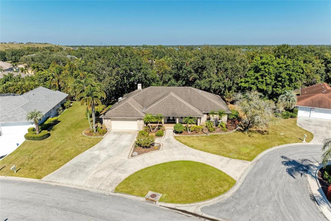 5668 Country Lakes Dr., Sarasota, FL 34243