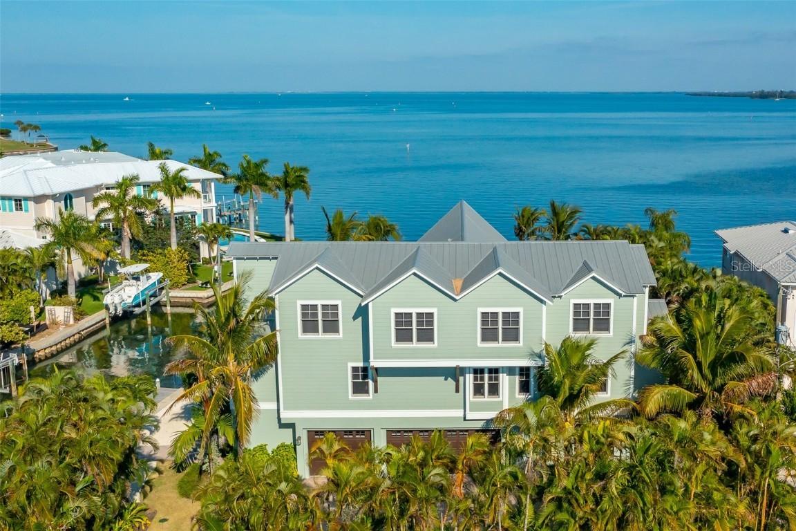 526 56th St., Holmes Beach, FL 34217