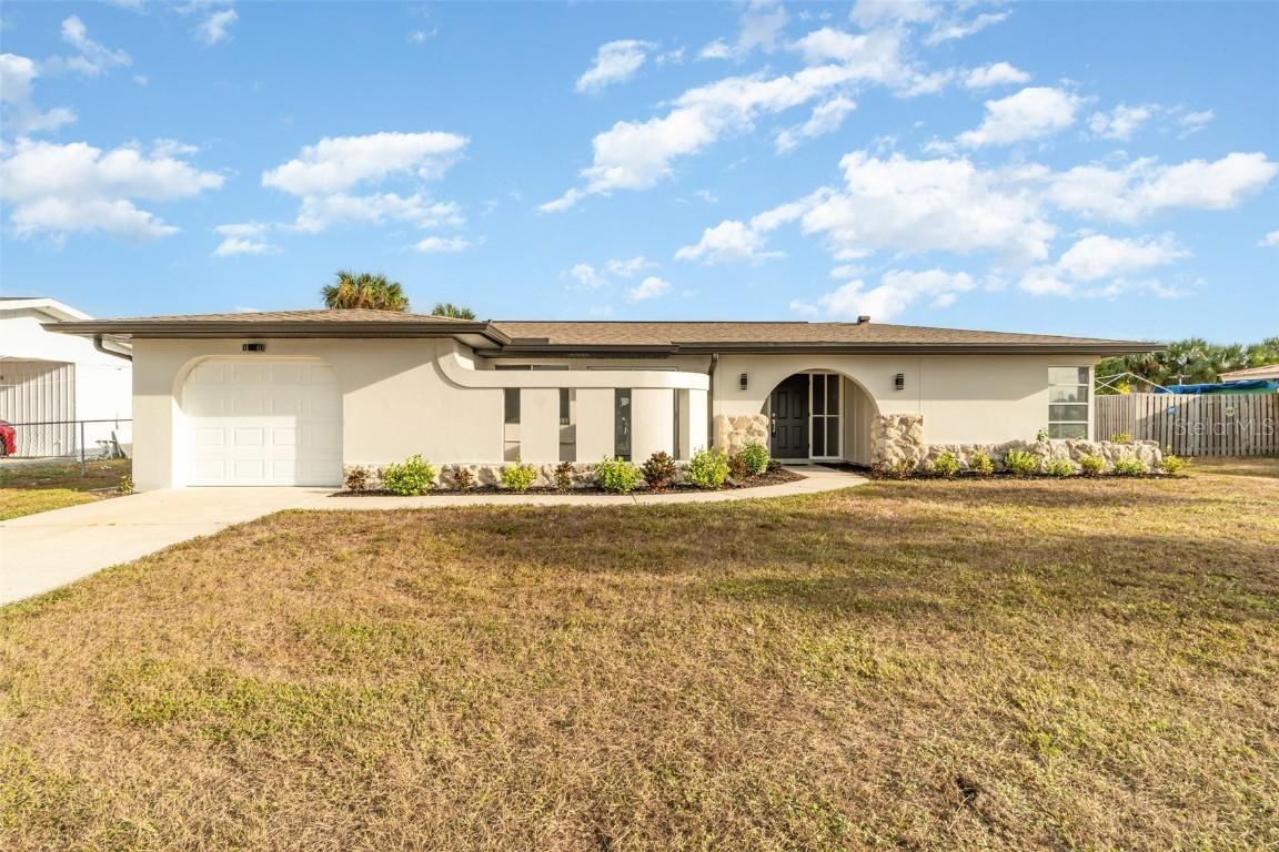 1247 Price Cir., Port Charlotte, FL 33948