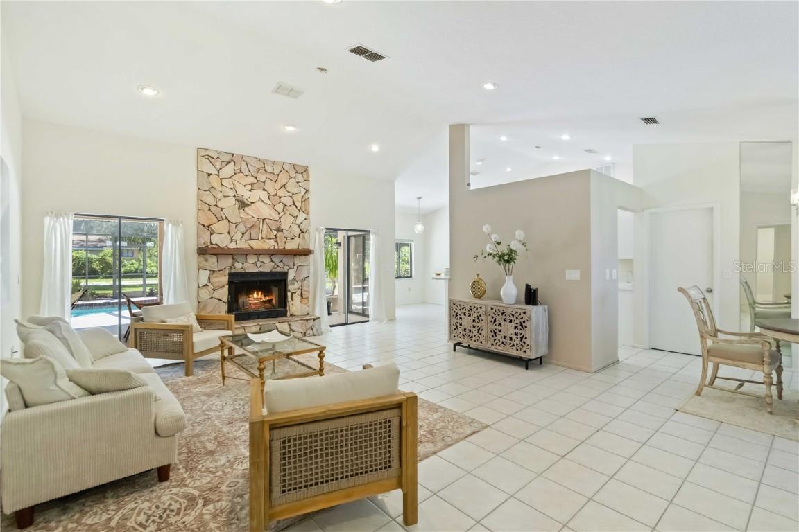 5206 Woodlawn Cir., Palmetto, FL 34221