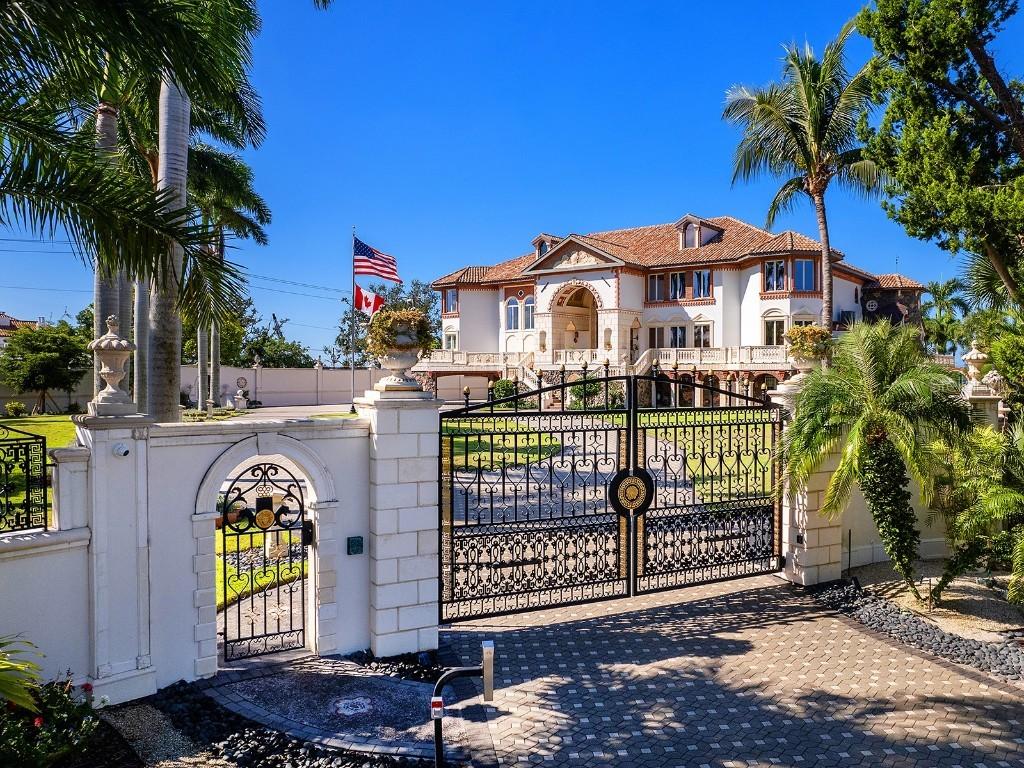 1310 S Lake Shore Dr., Sarasota, FL 34231