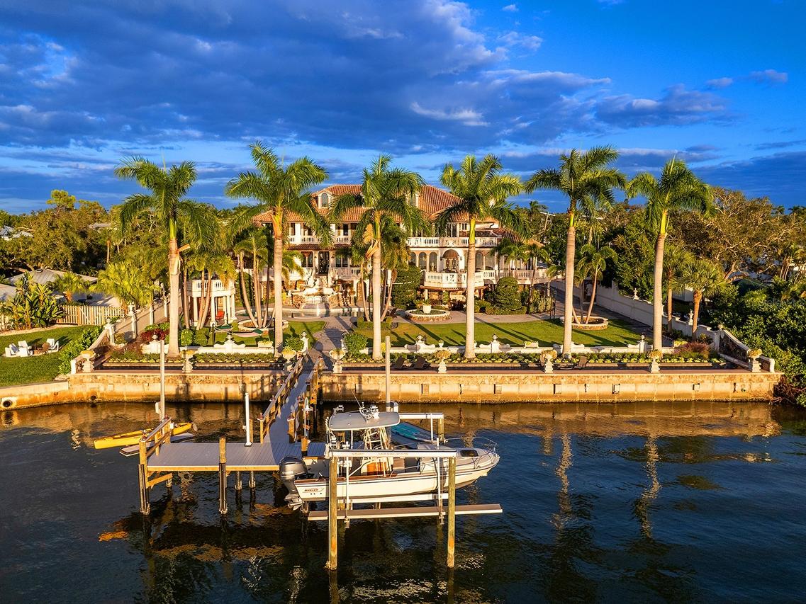 1310 S Lake Shore Dr., Sarasota, FL 34231
