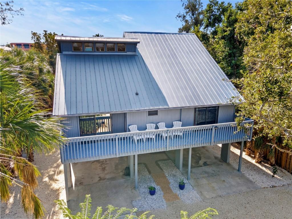 356 Island Cir., Sarasota, FL 34242