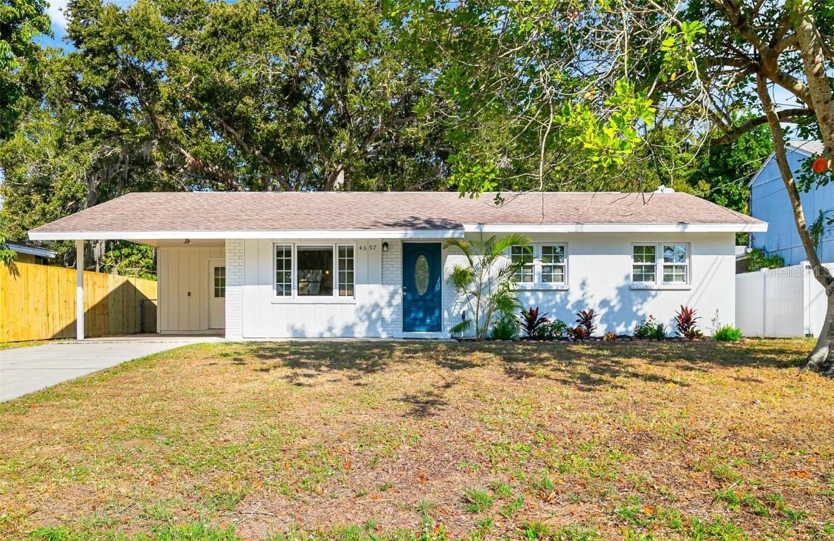 4697 Linwood St., Sarasota, FL 34232