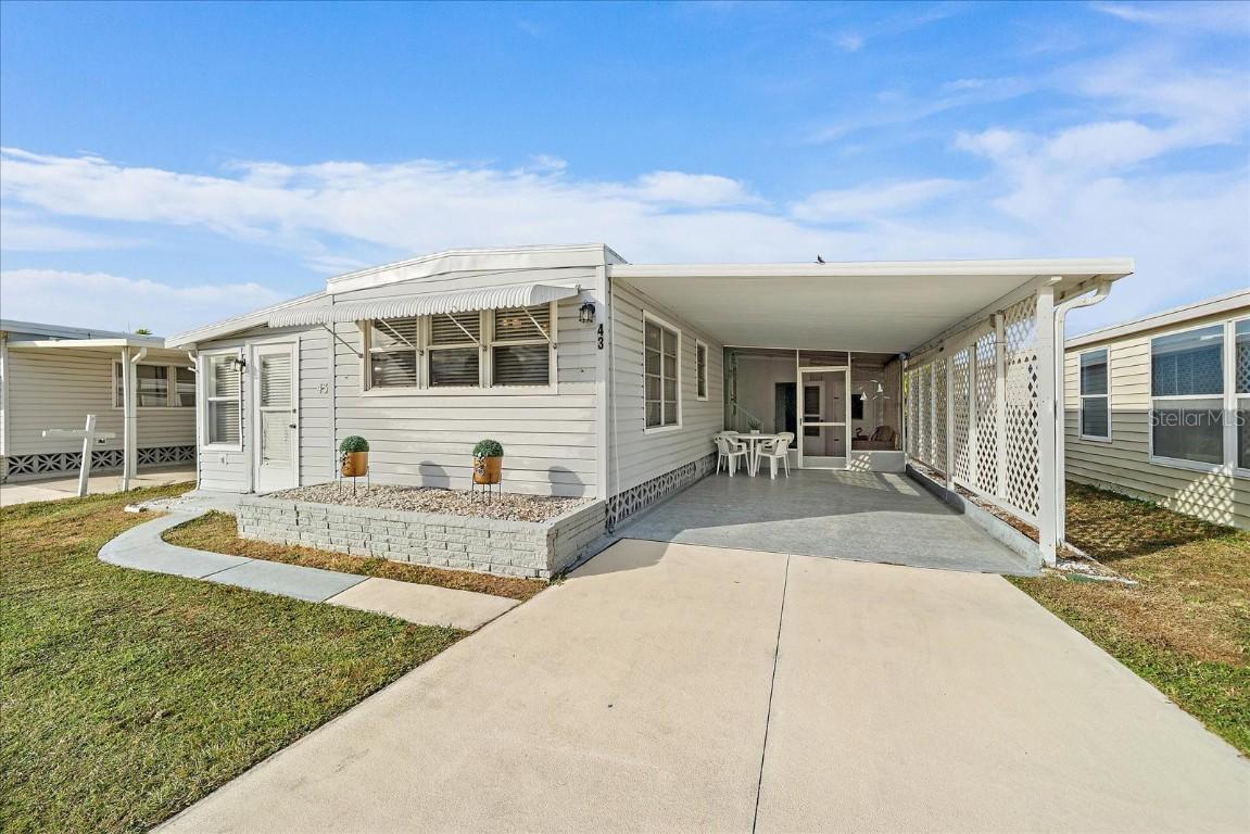 43 Edessa Dr., Palmetto, FL 34221