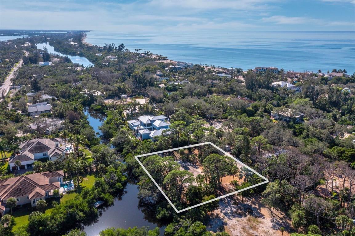 7233 Pine Needle Rd., Sarasota, FL 34242