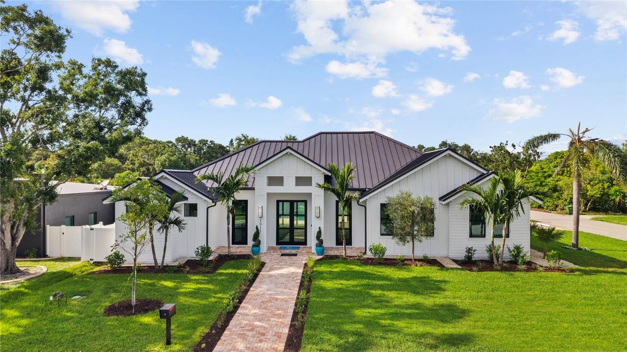 1915 Tulip Dr., Sarasota, FL 34239