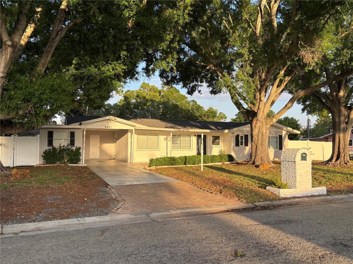 3401 28th St., Bradenton, FL 34205