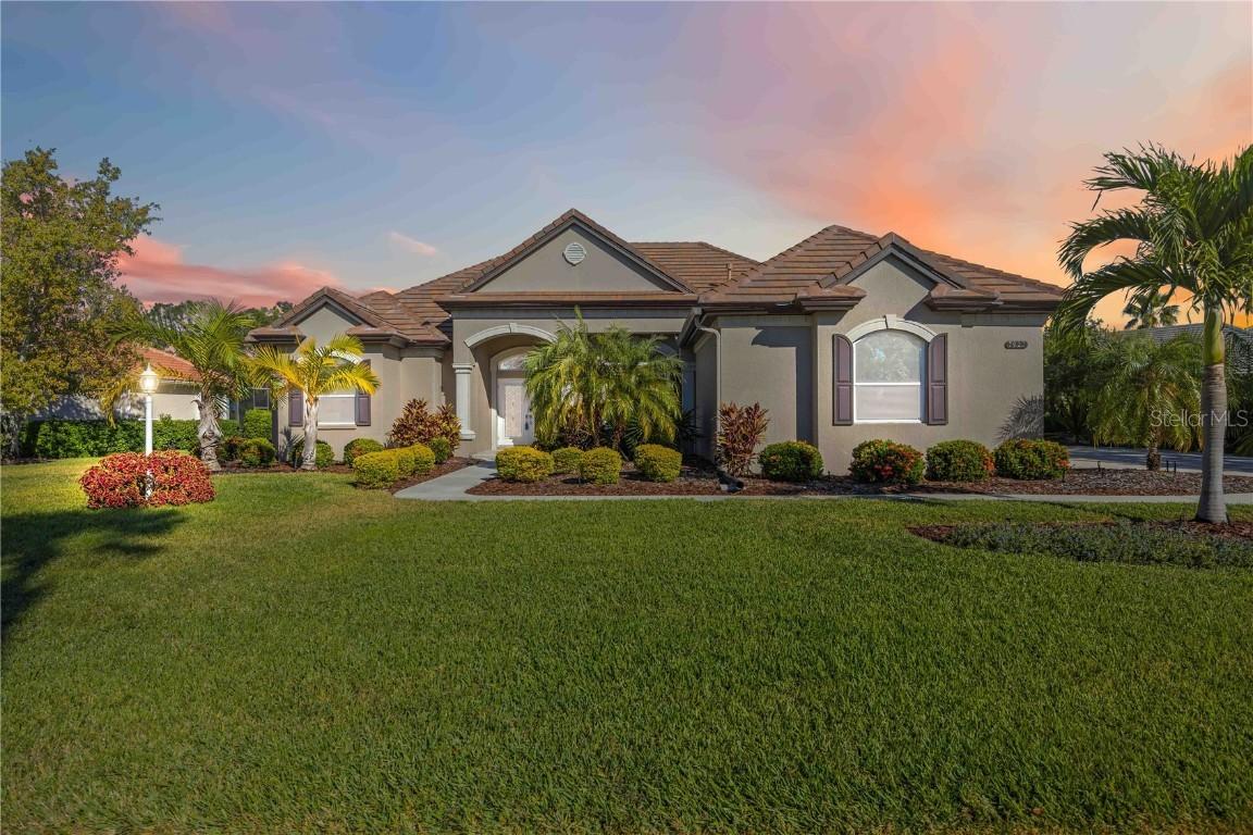 7922 Royal Birkdale Cir., Lakewood Ranch, FL 34202