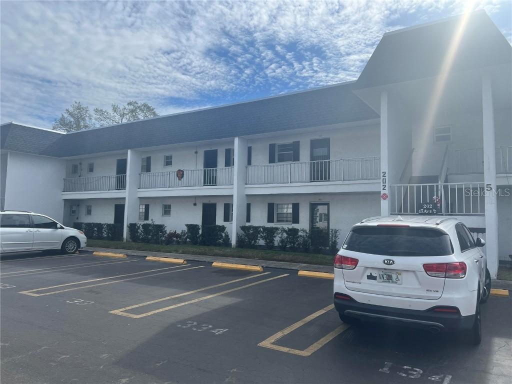 202 47th Avenue Dr. #333, Bradenton, FL 34207