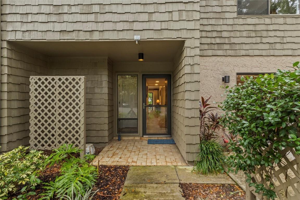 1610 Treehouse Cir. #T130, Sarasota, FL 34231