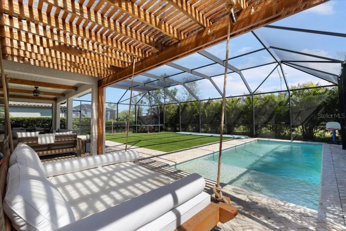 2017 Woodleaf Hammock Ct., Bradenton, FL 34211