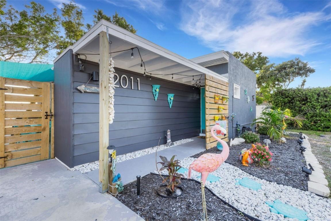 2011 Harvard Ave., Bradenton, FL 34207