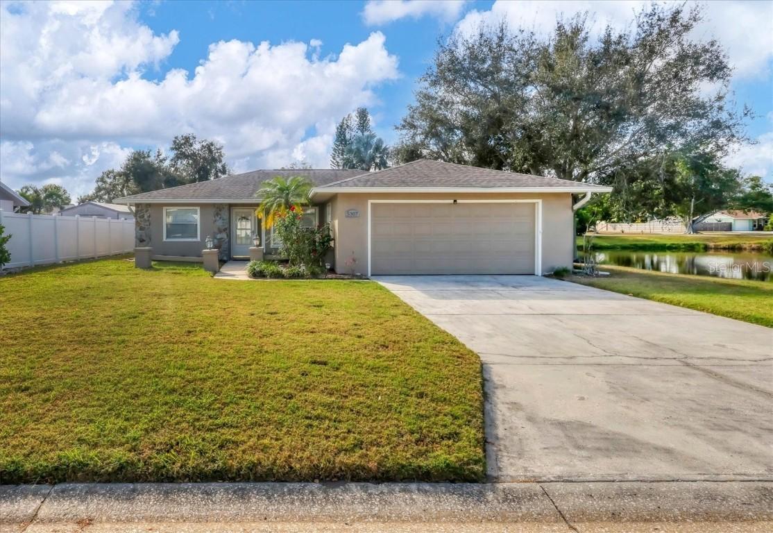 5307 18th Ave., Bradenton, FL 34209
