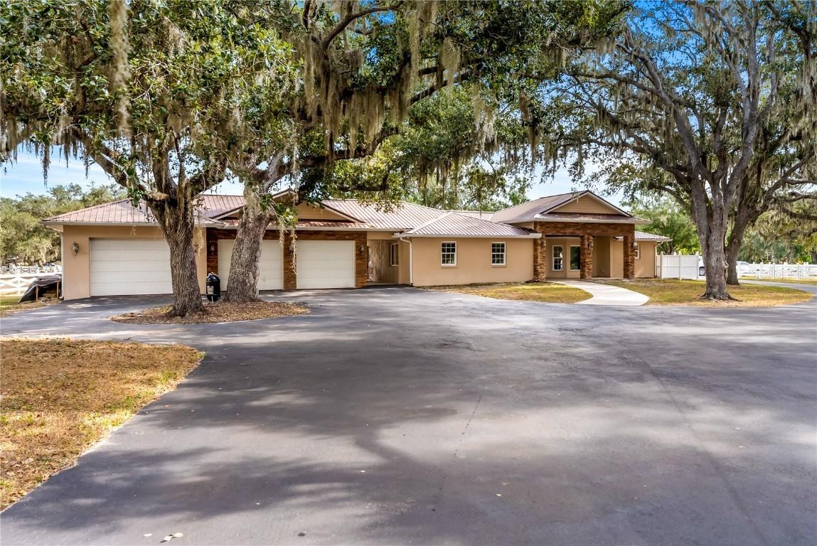 1160 Wagon Wheel Dr., Sarasota, FL 34240