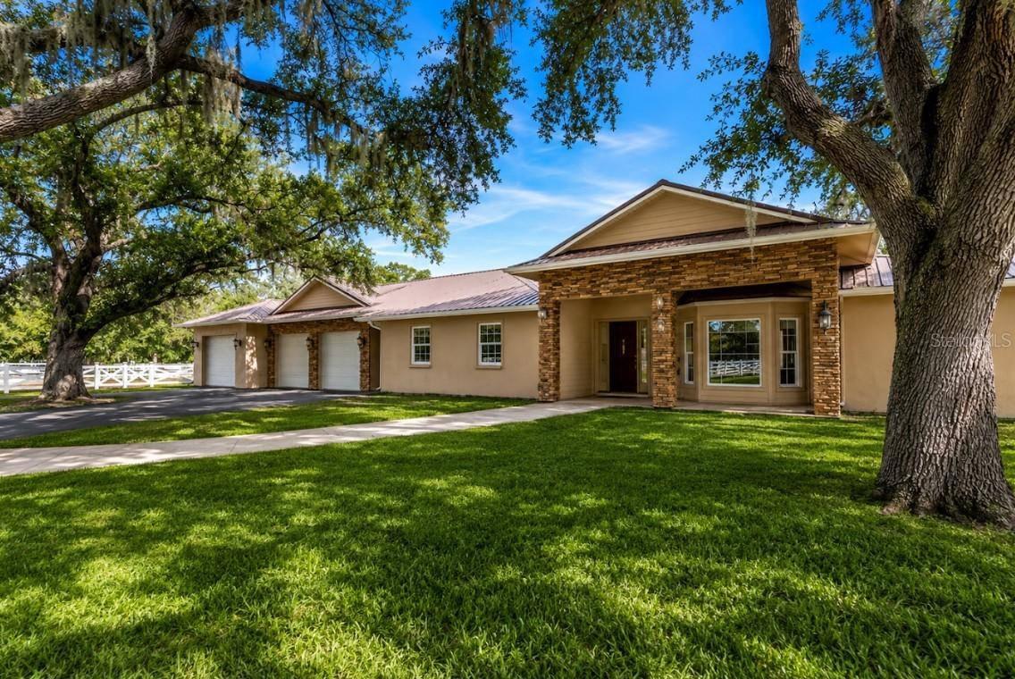 1160 Wagon Wheel Dr., Sarasota, FL 34240