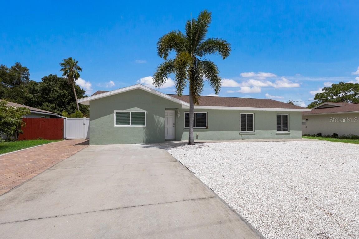 4312 3rd Ave., Bradenton, FL 34209