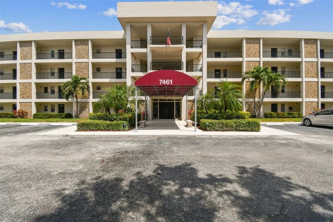 7461 W Country Club Dr. #201, Sarasota, FL 34243