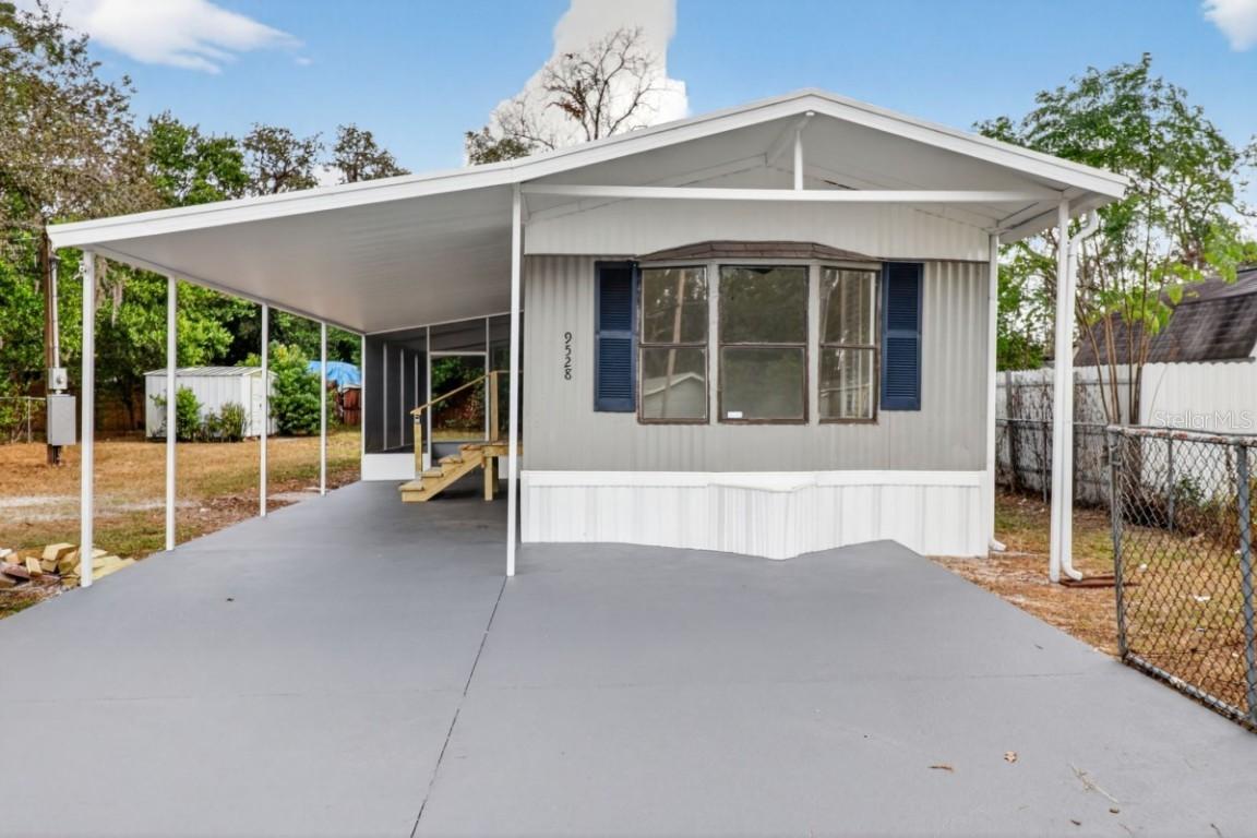 9528 Xenia St., New Port Richey, FL 34654