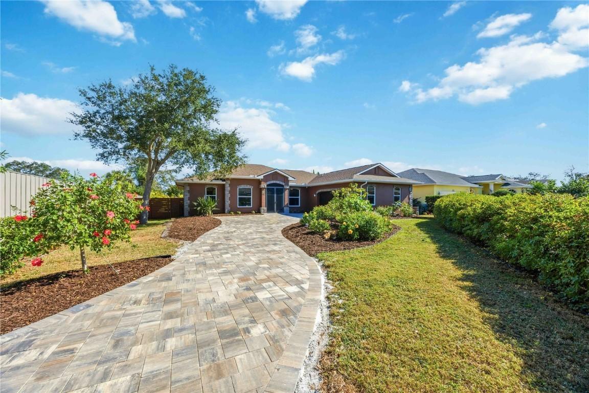 5105 Magnolia Pond Dr., Sarasota, FL 34233