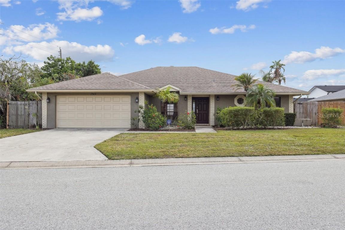 7505 23rd Avenue Dr., Bradenton, FL 34209