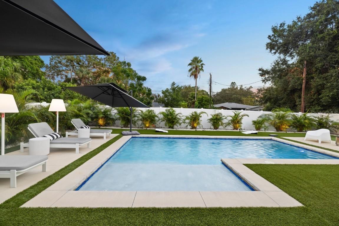 2160 Sunnyside Pl., Sarasota, FL 34239